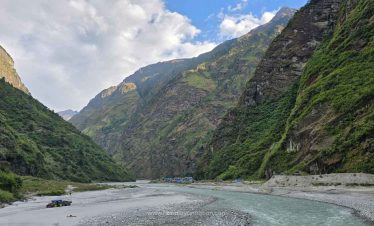 Nar Phu Valley Trek Start, Himalayan Action